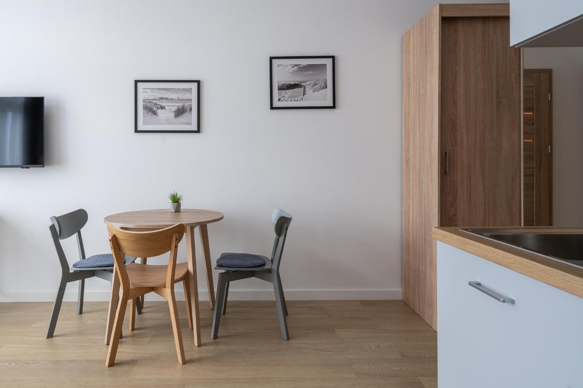 Rentplanet - Apartamenty Zarembowicza Wrocław Buitenkant foto